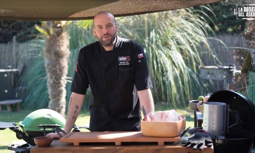 Sebastián Gré, Grill Master de Weber Chile nos cocina un costillar de cerdo ahumado