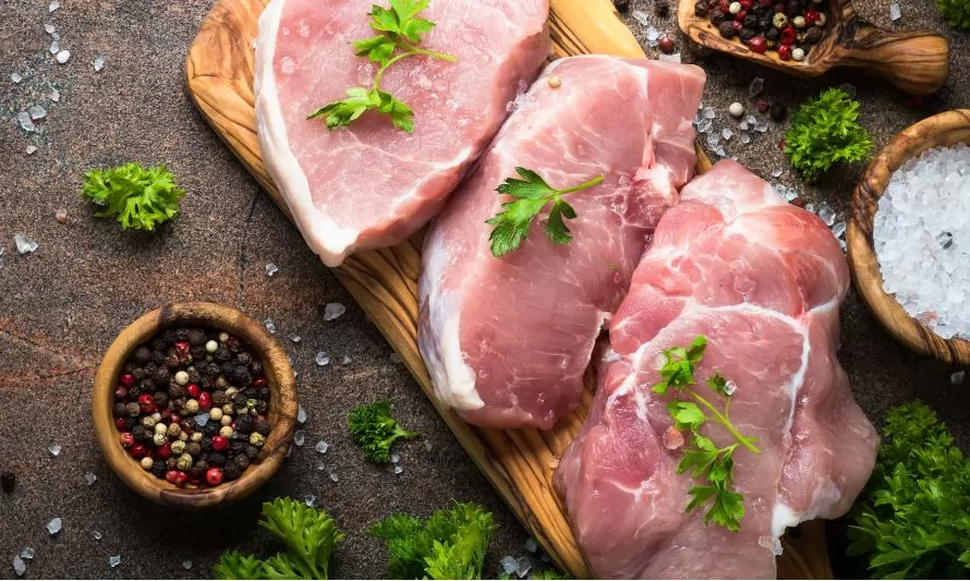 Carnes de ave y cerdo se posicionaron en el cuarto lugar de los alimentos chilenos más exportados en 2022