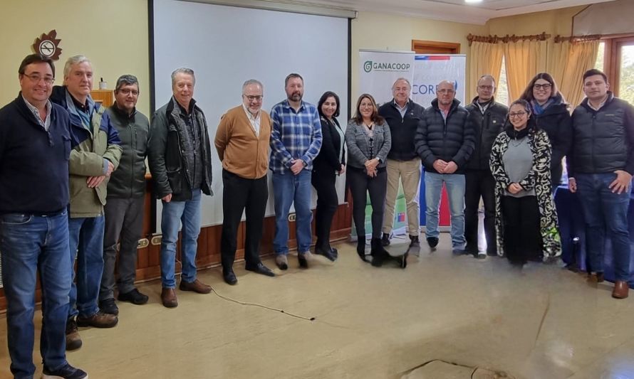 Inédito taller sobre sostenibilidad y cooperativismo reunió a 
ganaderos de la zona